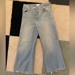 MOTHER “The Tomcat Roller Ankle Chew” Jeans